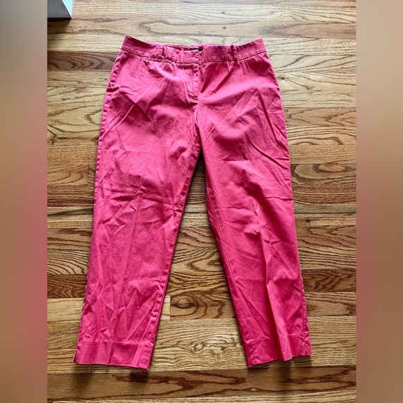 Talbots | Red Signature Cropped
Pant. Size 10 - Picture 1 of 9